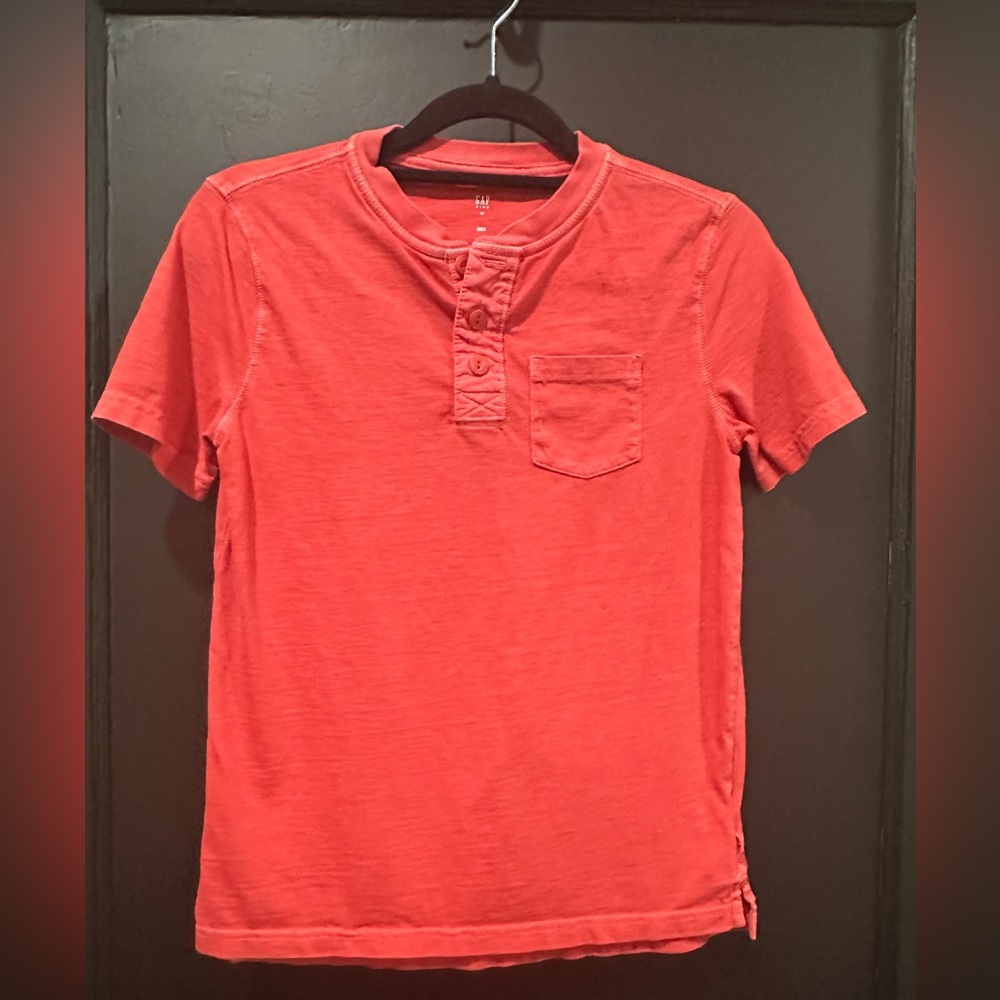 GAP Kids Henley Short Sleeve Tee in Coral - M